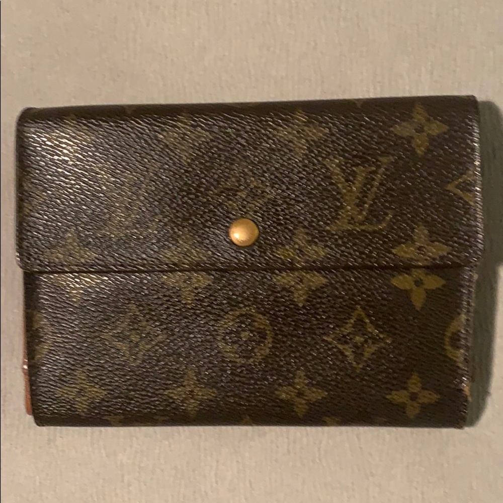 Authentic Louis Vuitton women’s wallet